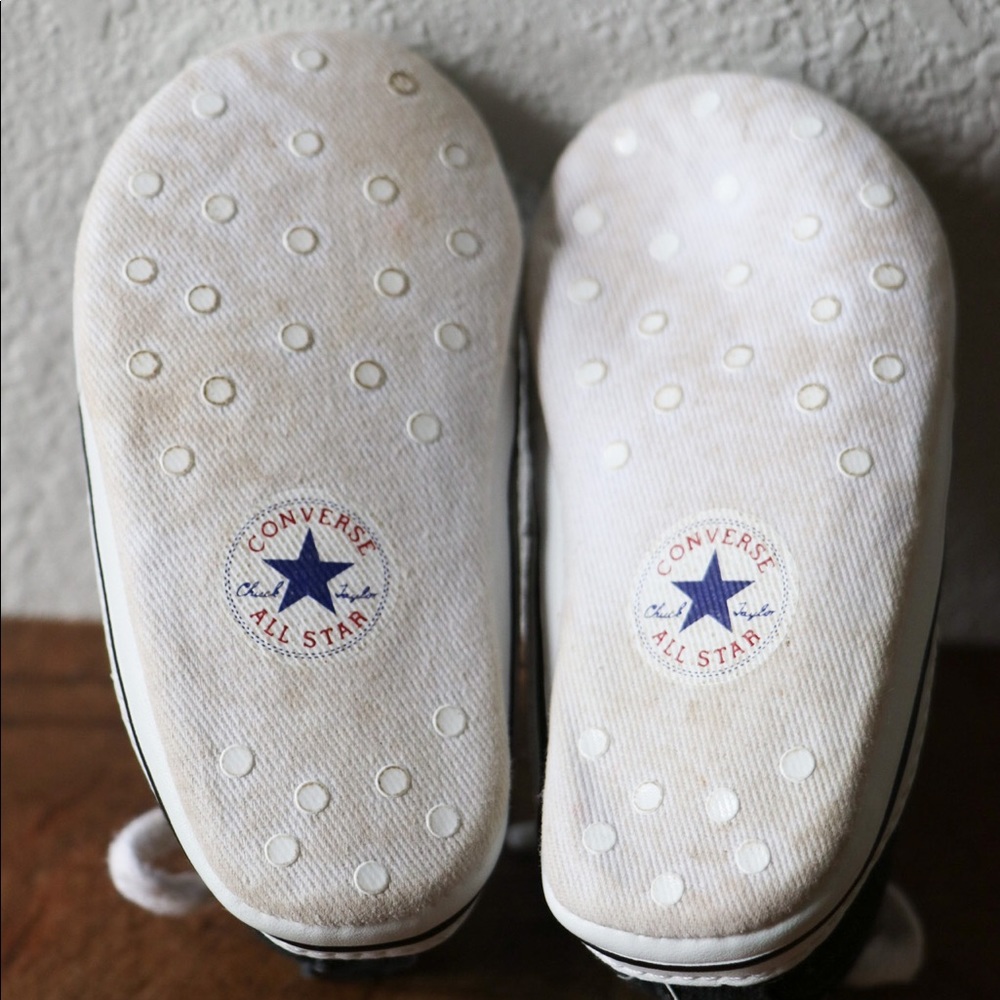 ❌SOLD❌Infant Converse Crib Shoes - Picture 7 of 7